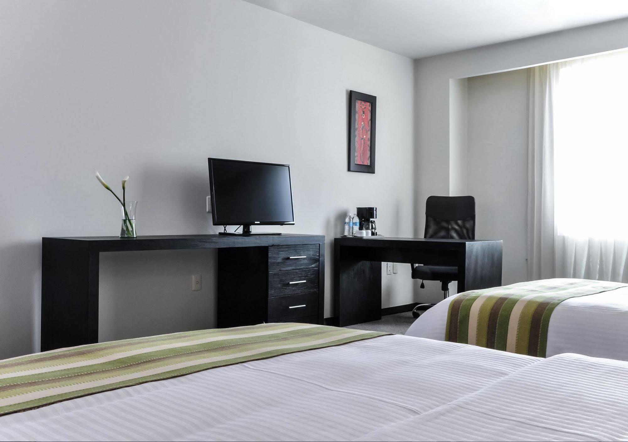 Comfort Inn Morelia Buitenkant foto